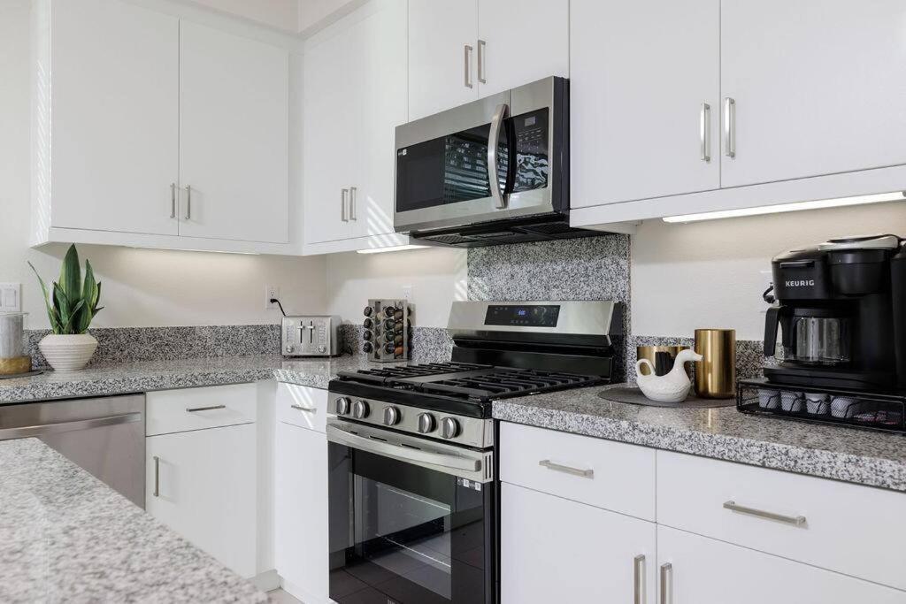 Near Coachella And Stagecoach Palm Springs , Pga Resort Villa ,Golf, Community Pool, Gym La Quinta Exterior photo